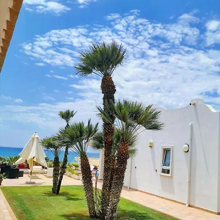 Apartment Travelliving - Ida, Beachfront