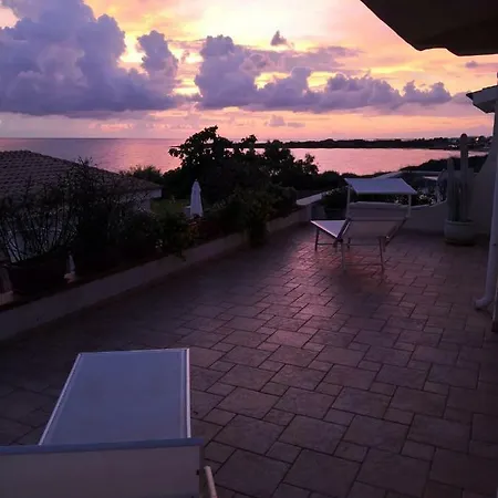 Apartment Travelliving - Ida, Beachfront *