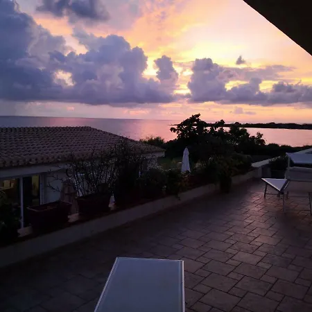 Travelliving - Ida, Beachfront * Punta Braccetto