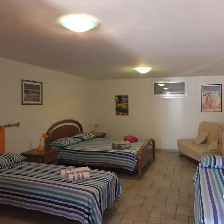 Apartment Travelliving - Ida, Beachfront *