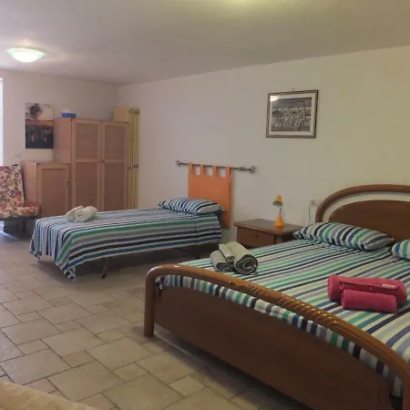 Travelliving - Ida, Beachfront * Punta Braccetto